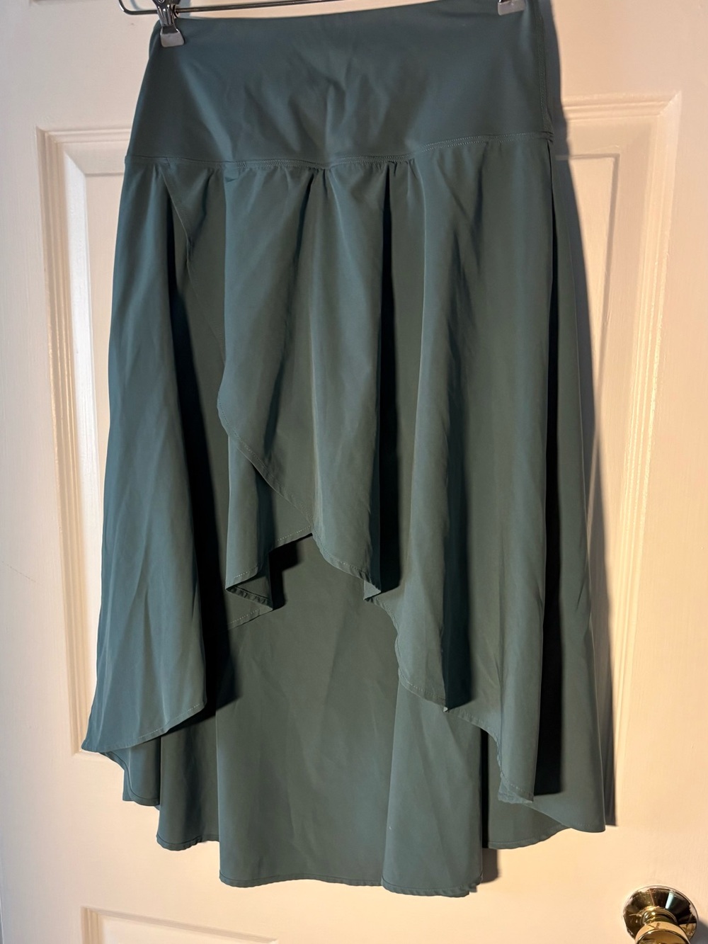 HALARA Teal High-Low Flowy Skirt